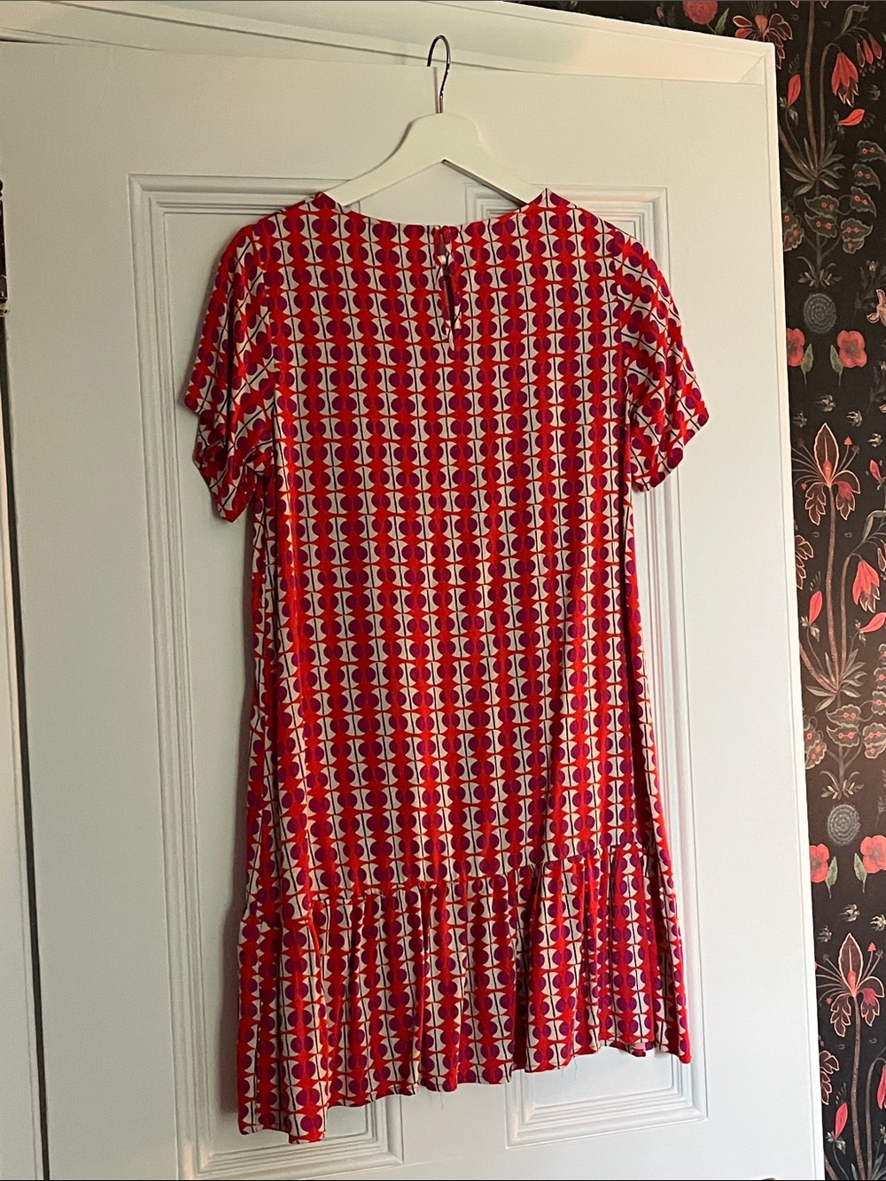Women's Red Geometric Short-Sleeve Casual Dress - Picture 4 of 5